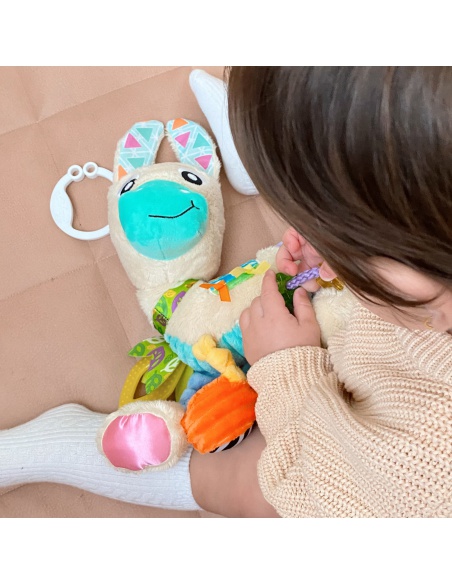 Playgro - Závěsná lama s klipem | www.prvnihracky.cz Playgro - Závěsná lama s klipem | www.prvnihracky.cz