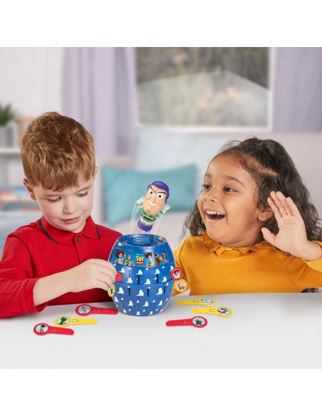 TOMY - Toy Story - Společenská hra Vyskakovací Buzz Rakeťák | www.prvnihracky.cz TOMY - Toy Story - Společenská hra Vyskakovací Buzz Rakeťák | www.prvnihracky.cz
